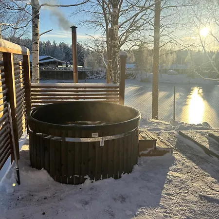 Luksushuvila Louhosjaerven Rannalla فيلة Isokyro