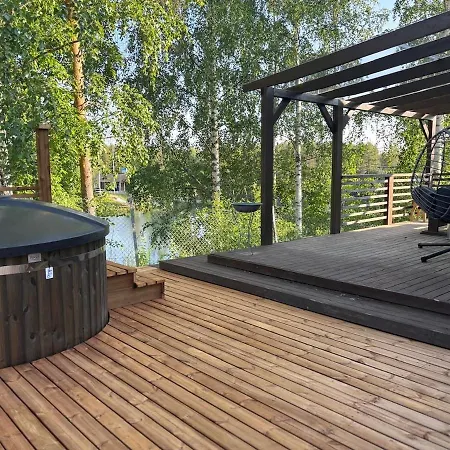 Luksushuvila Louhosjaerven Rannalla فيلة *